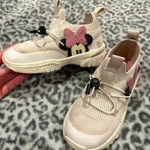 Zara Girls size 26 tennis shoes